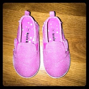 NWOT baby girl size 4 shoes